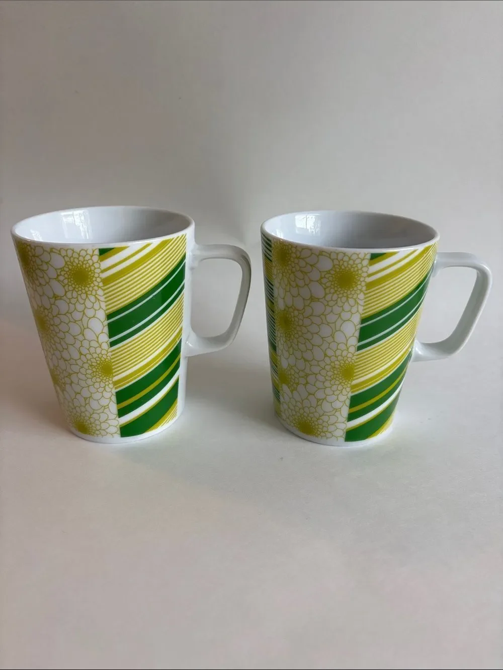 IKEA Green White Floral Geometric Vintage Style Ceramic Coffee Cups Set Of 2